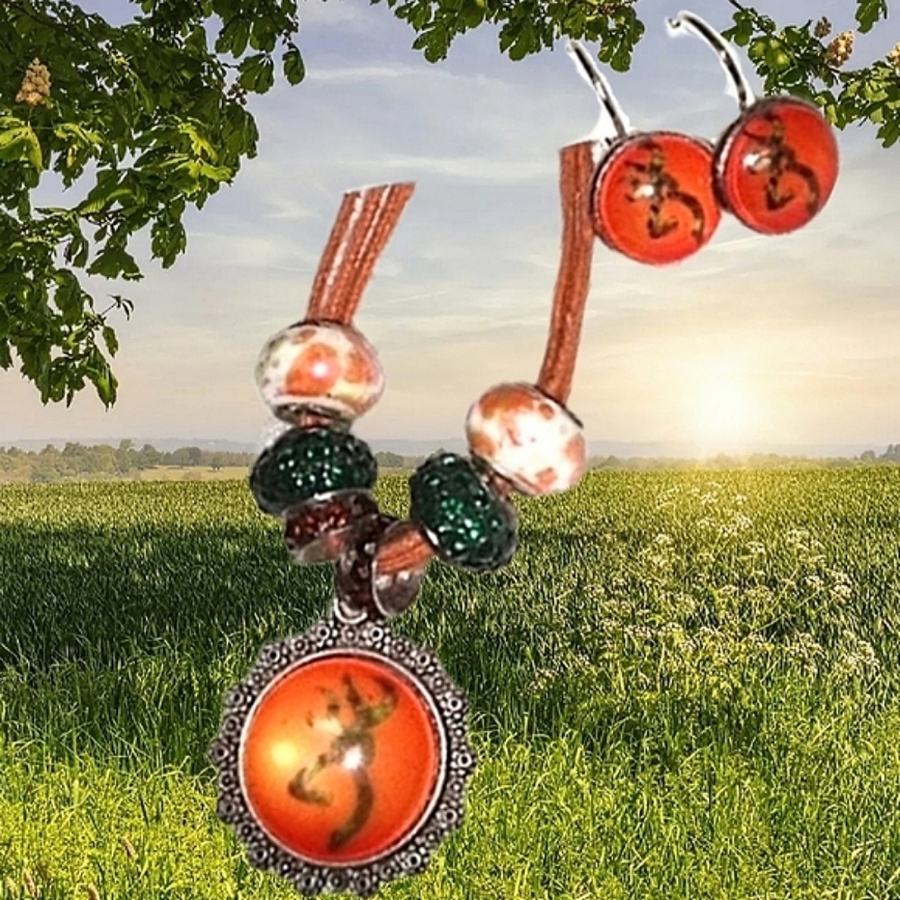 Set: Browning Deer Pendant Orange & Evergreen Necklace & Earrings